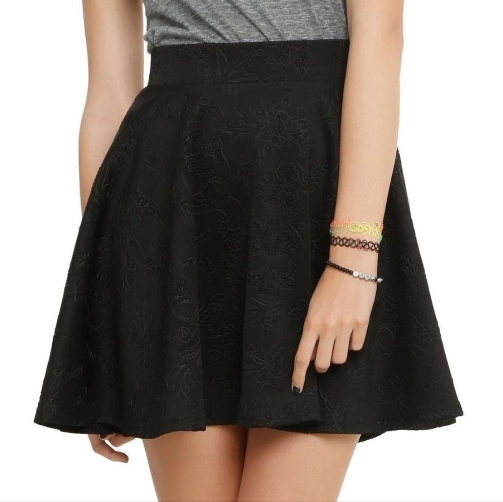 Hot Topic Black Sugar Skull Embossed Circle Skirt L